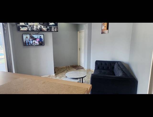 6 BEDROOM HOUSE FOR SALE IN LINMEYER